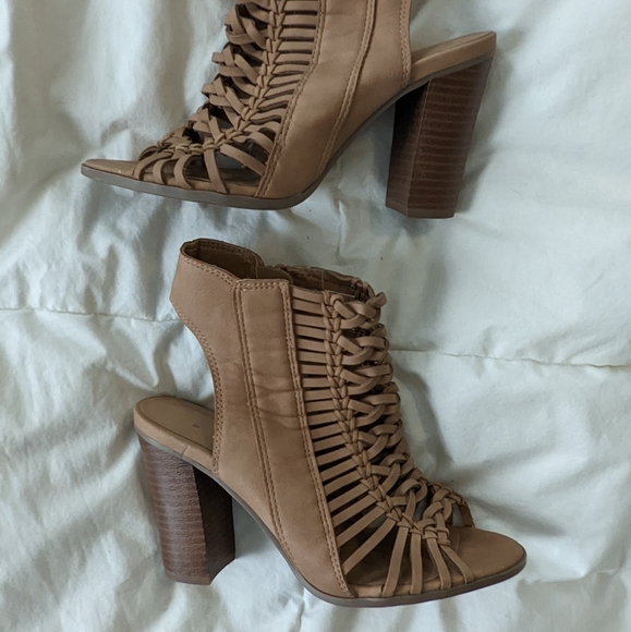 Open toe booties - Picture 2 of 4